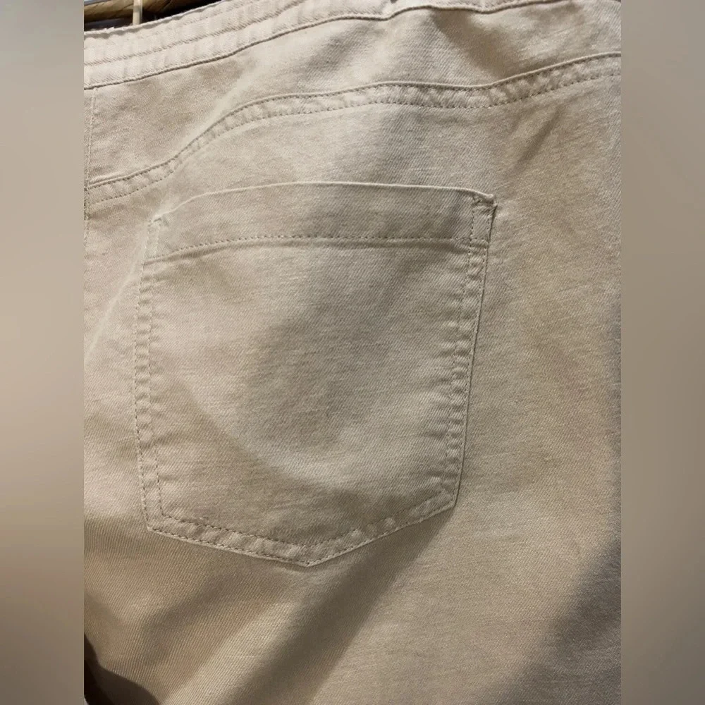 Talbots Linen blend size 10 signature khaki capri pants with drawstring waist